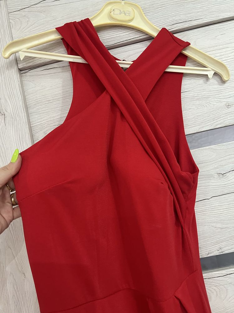 Sukienka elegancka dluga czerwona
