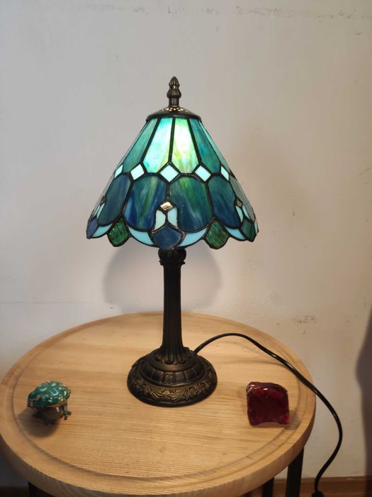 Lampa witrażowa w stylu Tiffany