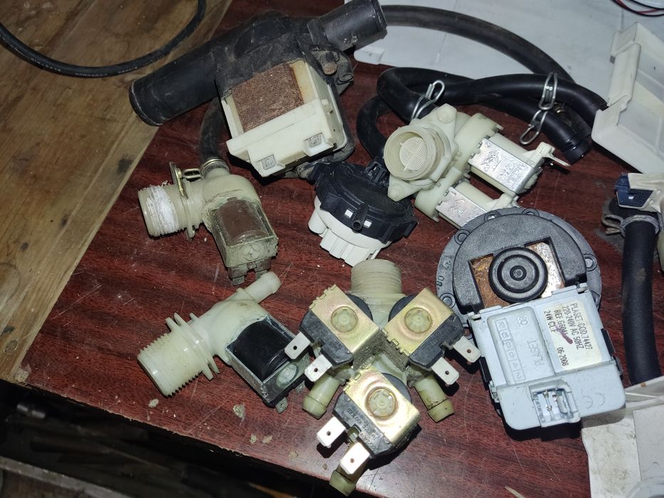 Клапан заливу води пральної машини