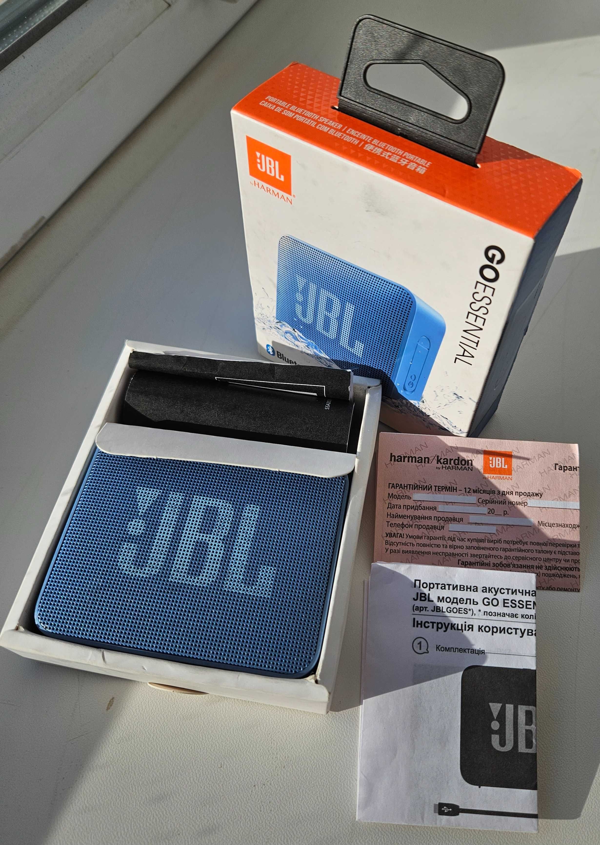 Акустична система (Bluetooth колонку) JBL Go Essential Blue