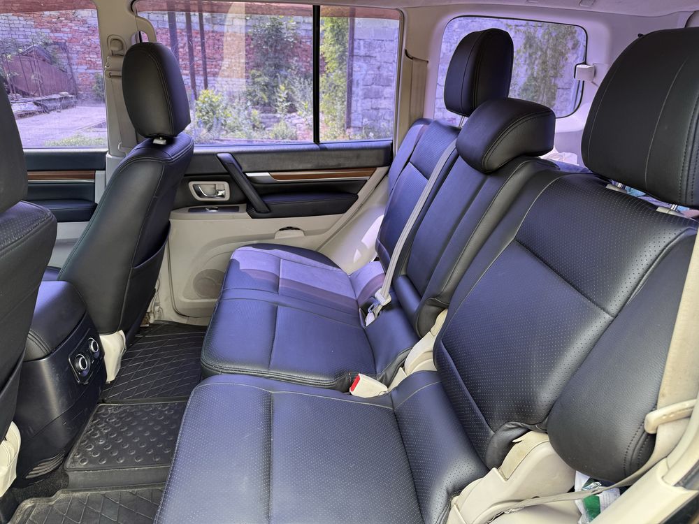 Mitsubishi Pajero Wagon 4