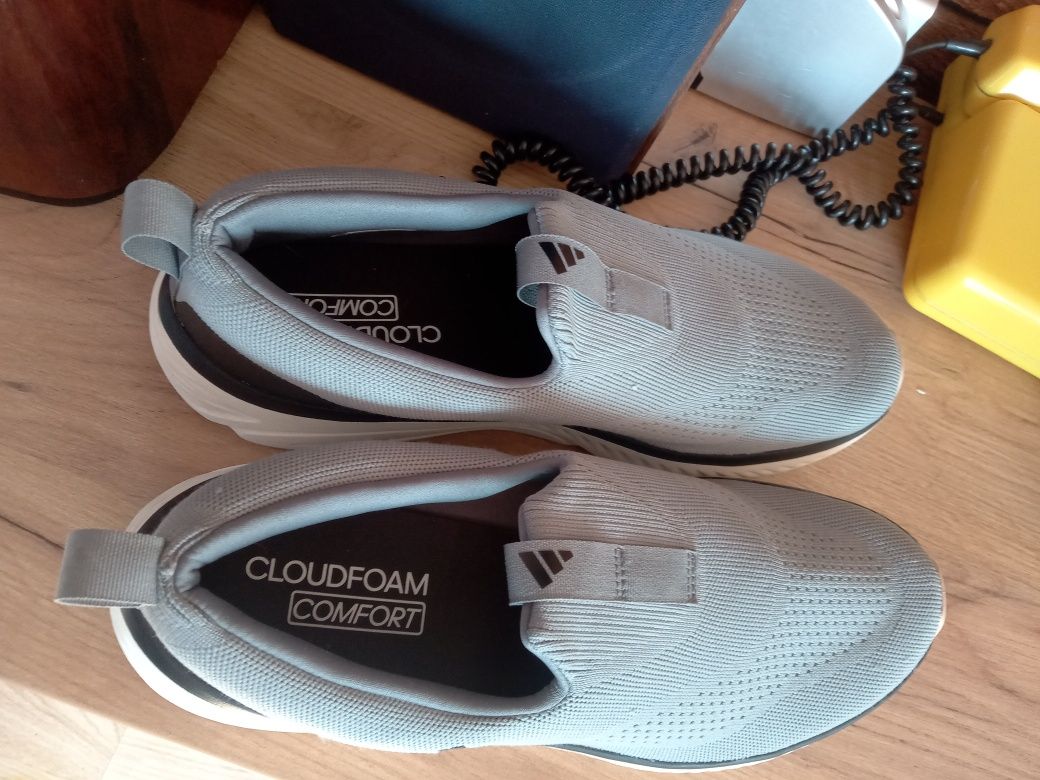 Adidas Cloudfoam Go Lounger buty wsuwane 45 1/3
