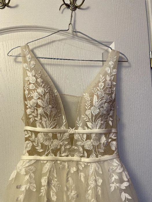 Suknia ślubna Lilian West model 66155 Justin Aleksander