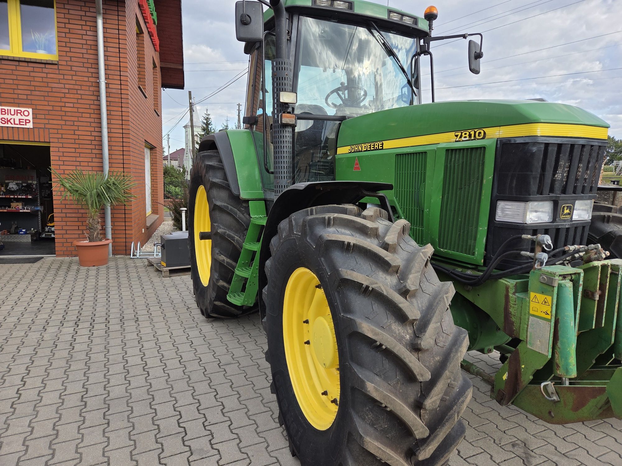Ciągnik John Deere 7810