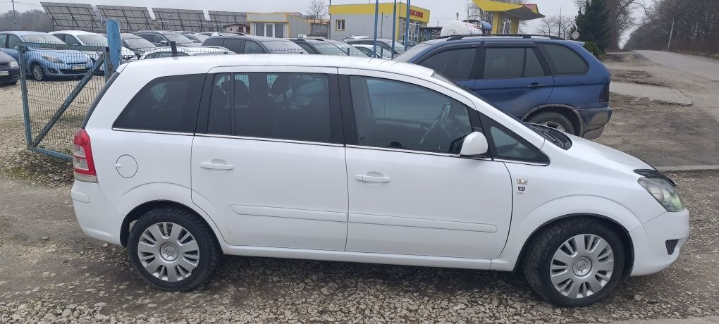 Продам opel zafira 2010 рік 1.7 дизель.