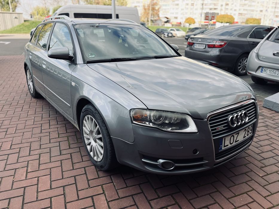 Свіжопригнана Audi A4B7 S-line 2004 рік