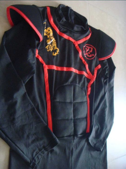 Костюм лицаря/китайського воїна самурай ефект м'язів  S 6-8років