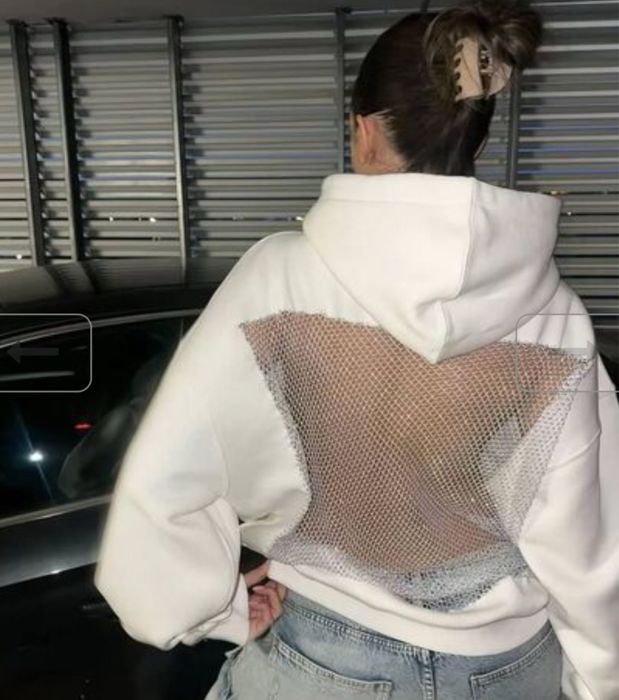 Трендове худі з відкритою спиною в білому кольорі