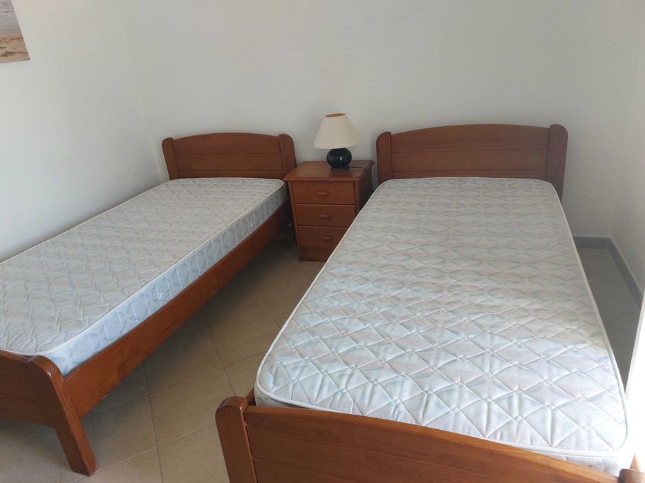 2 camas de solteiro