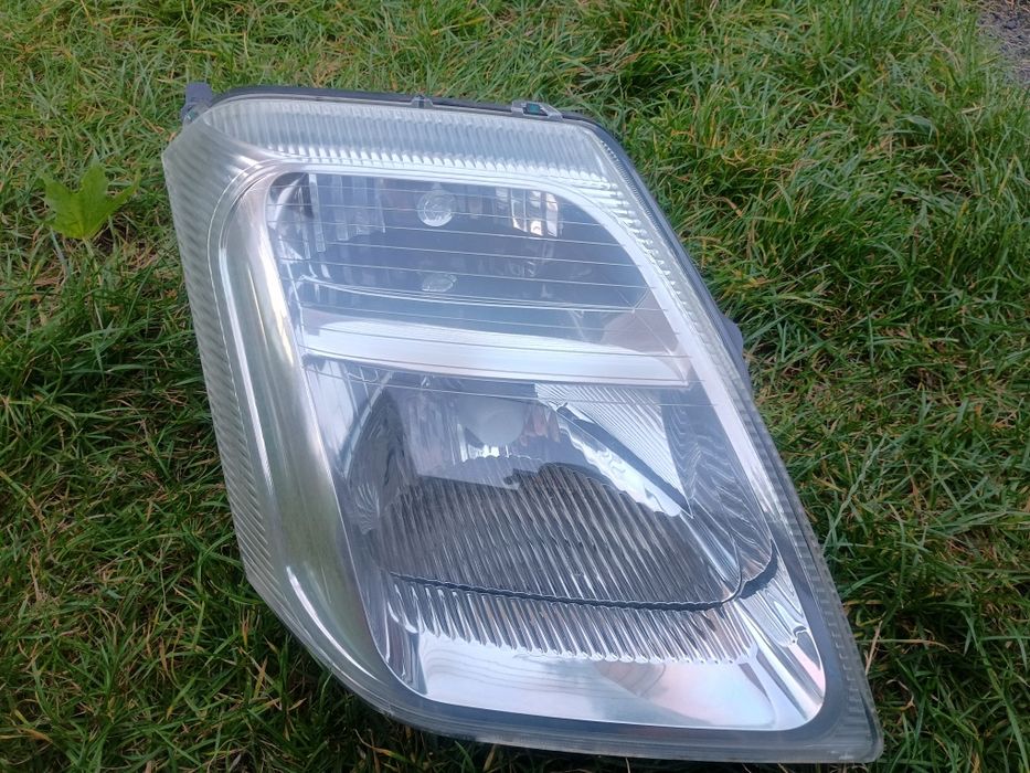 Citroen C2 lampa przednia prawa AL