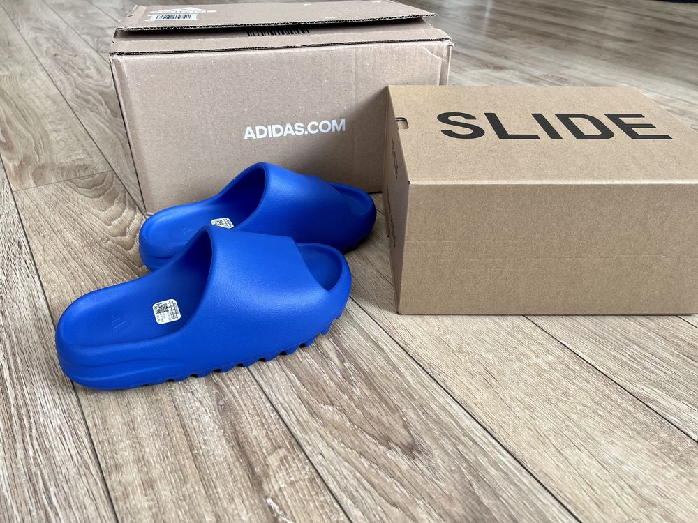 Adidas Yeezy slide 37