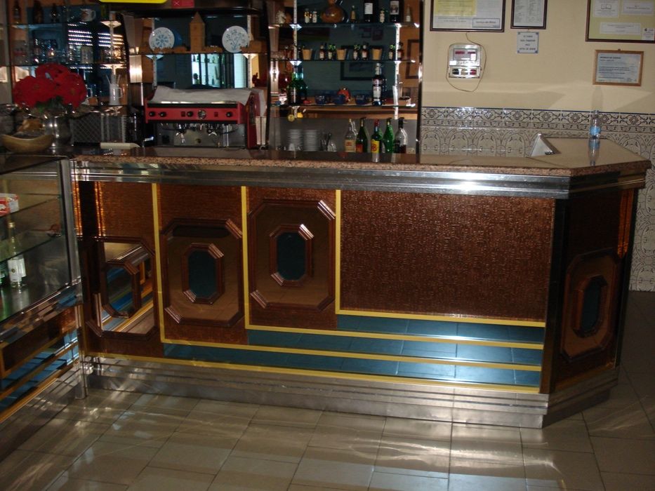 Balcão de estabelecimento comercial (café)
