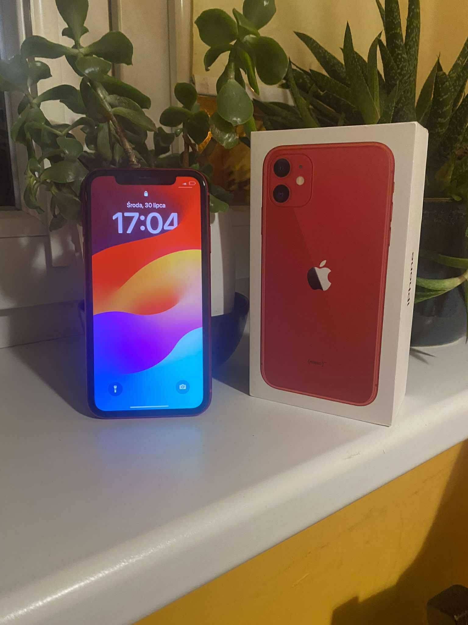 iPhone 11 - Czerwony 64GB Piękny Stan + 5 Etui