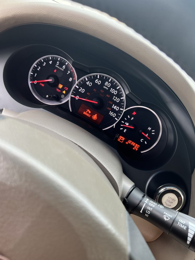 Nissan altima 2011 року