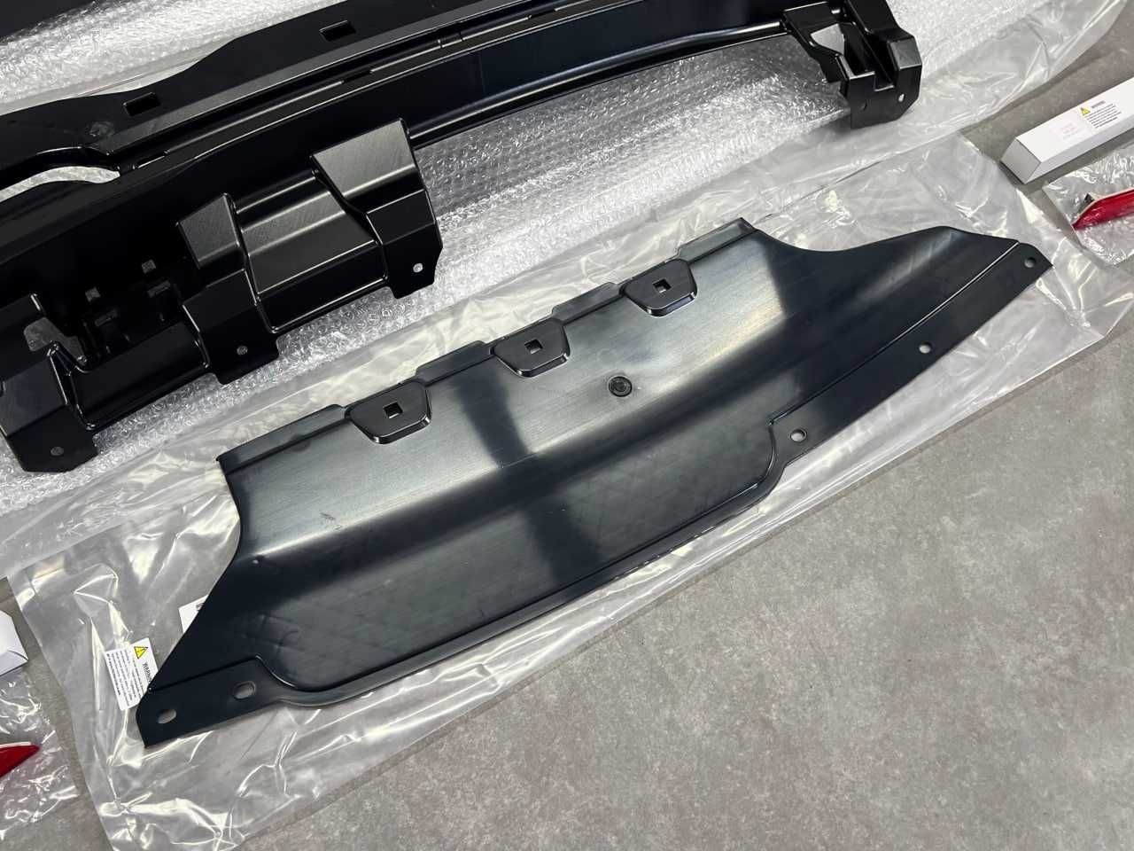 Задній бампер BMW 5 F10 M paket / БМВ 5 Ф10
