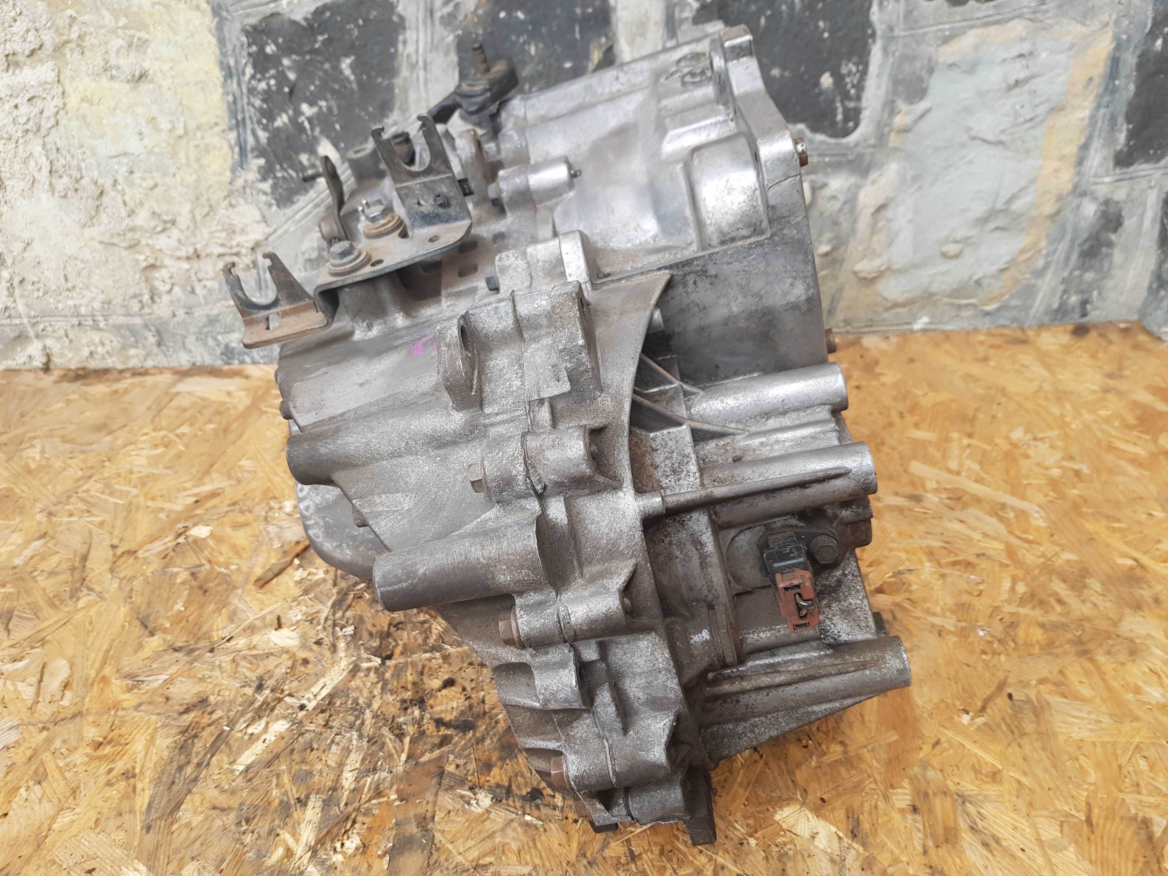 Коробка передач (КПП) Volvo V40. S40 1.9D (1999-2004р.) (1023625)