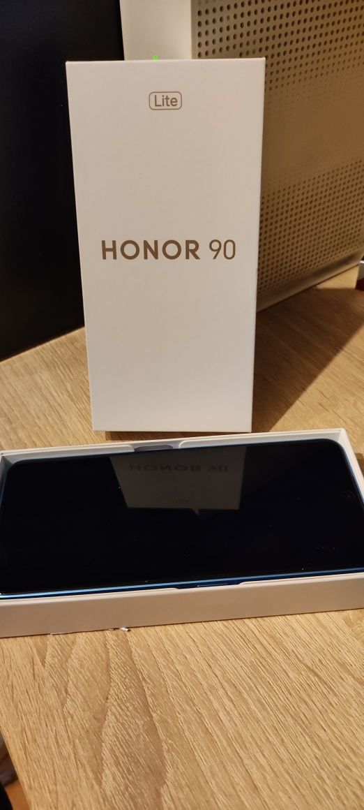 Honor 90 lite...