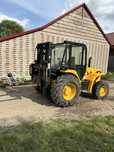Wózek widłowy JCB 930 4x4 triplex, przesów boczny karetki, udzwig 3t
