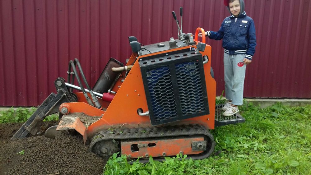 Копка траншей, малогабаритним траншеєкопачем