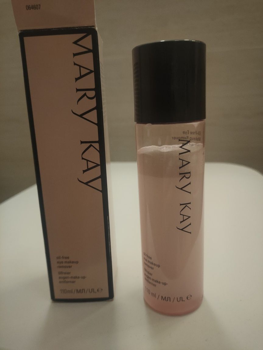 Beztłuszczowy płyn do demakijażu oczu od Mary Kay