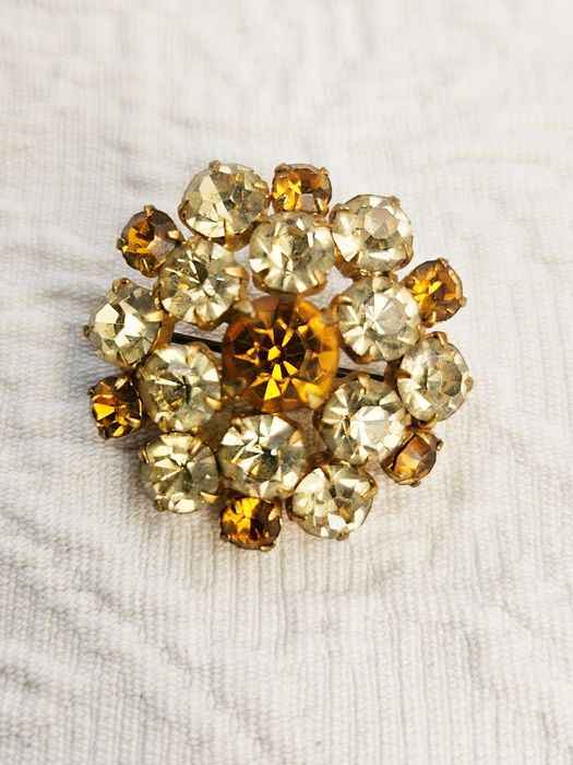 Broszka błyszcząca w kolorach złota