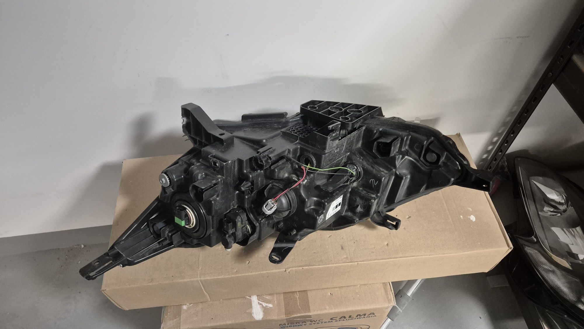 Lampa przednia Prawa NISSAN QASHQAI J11 przed liftem