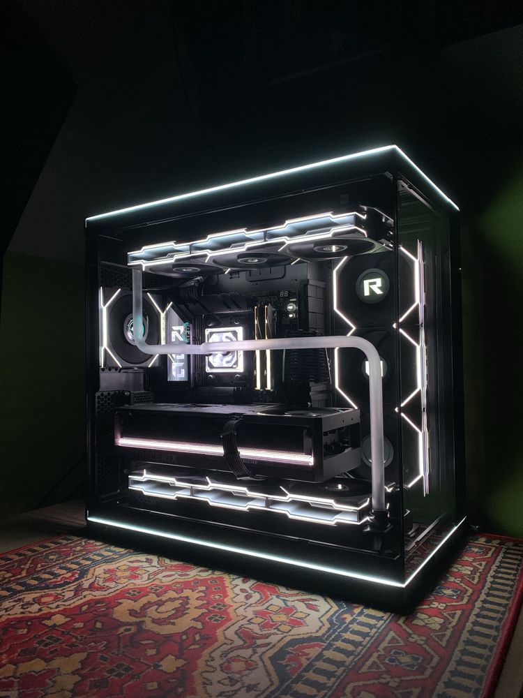Komputer RTX 5090 Rog Ryzen 9 9950X3D Chlodzenie wodne custom loop