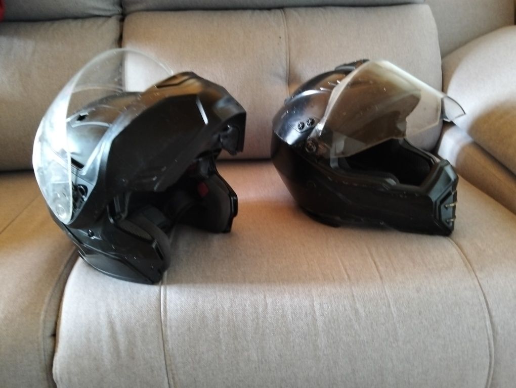 2 capacetes tamanho 58