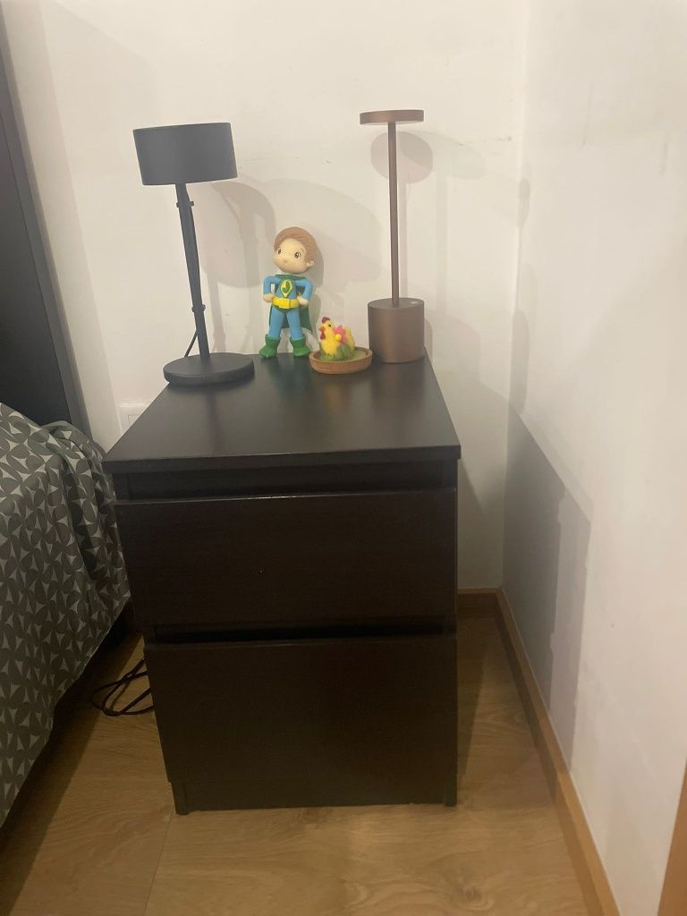 Cama de casal em excelente estado
