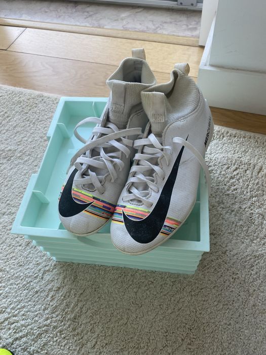 Chuteira Nike 35