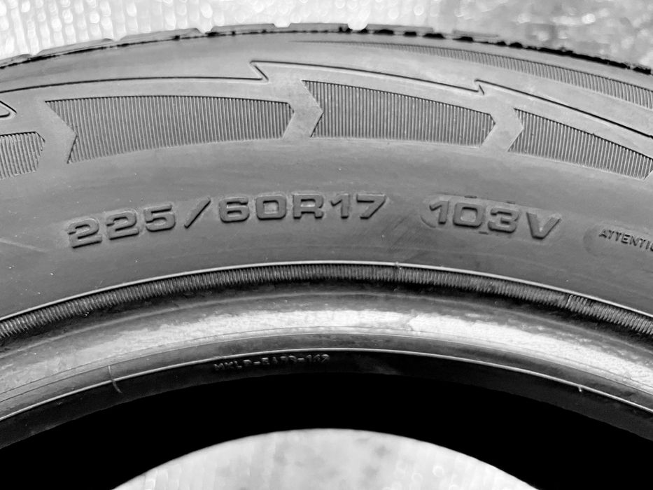 Шини Б/в 225.60.17 пара Goodyear