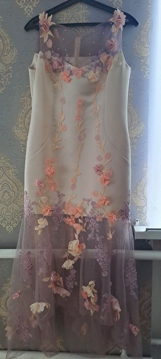 Сукня на свято нарядна