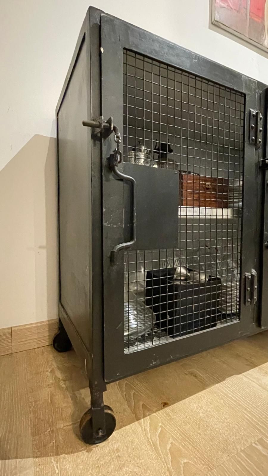 Armário Aparador em Ferro para interior ou  exterior