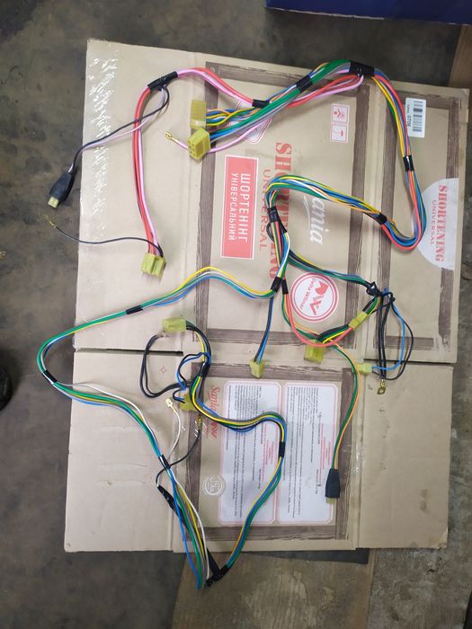 Кожуг руля , проводка на фари , катушка ,  задні стопи