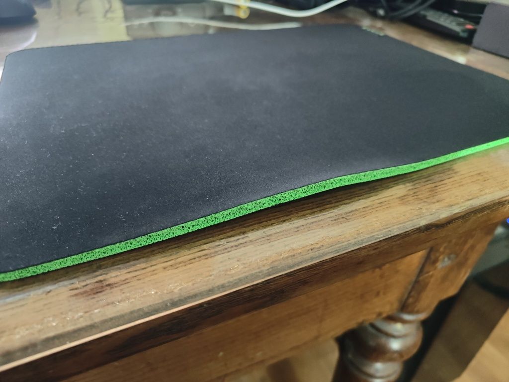 Продам игровой коврик Razer gigantus v2 medium