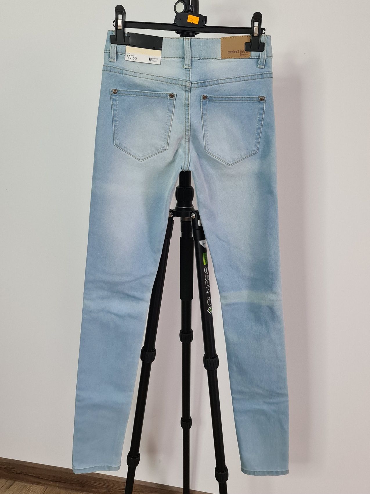 Gina Tricot jeansy jasne Silvia skinny r 25 / XS