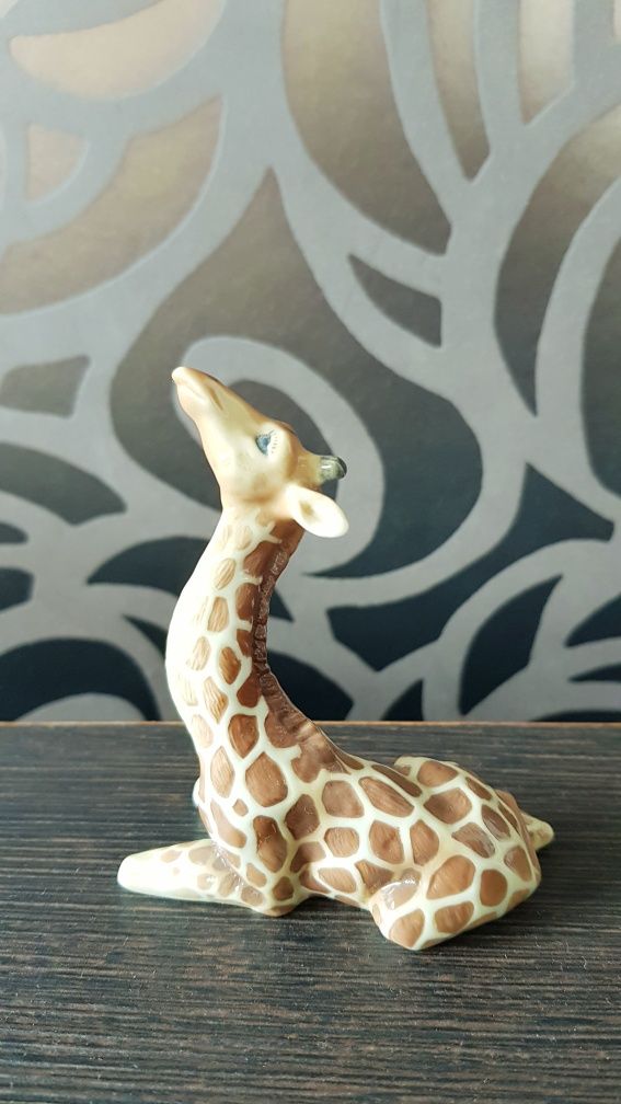 Żyrafa figurka z porcelany Franz
