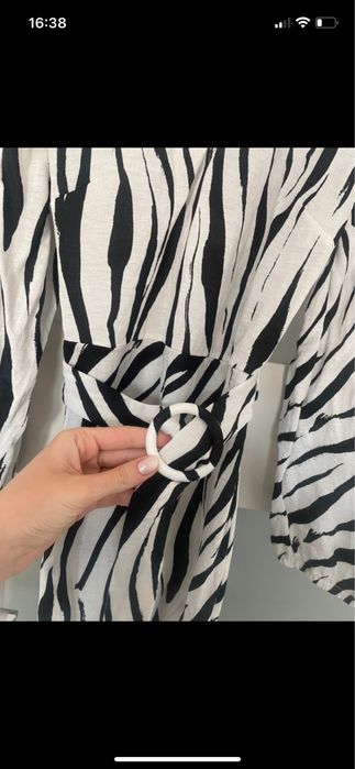 Sukienka w motyw zebry Sinsay rozmiar M