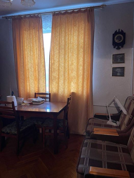 Продаж 2 кім квартири на 2 поверсі