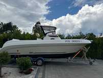 Winner 800 jacht mororowy jeanneau beneteau zaburtowy