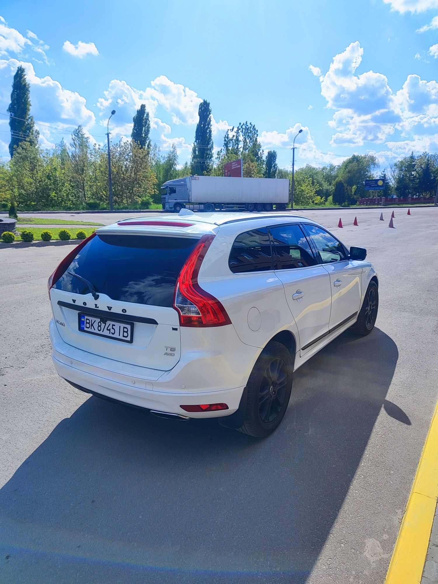 Строчно продам свой Volvo xc60