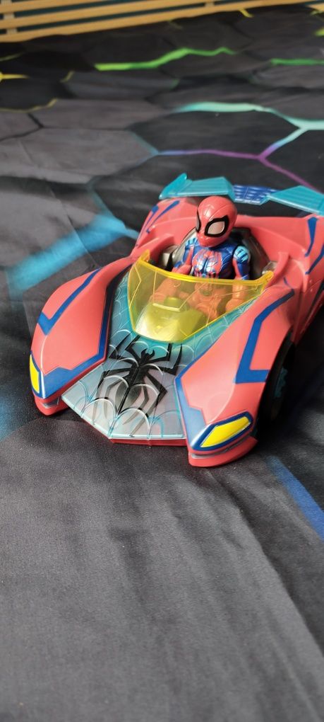 Carro e mota do homem aranha