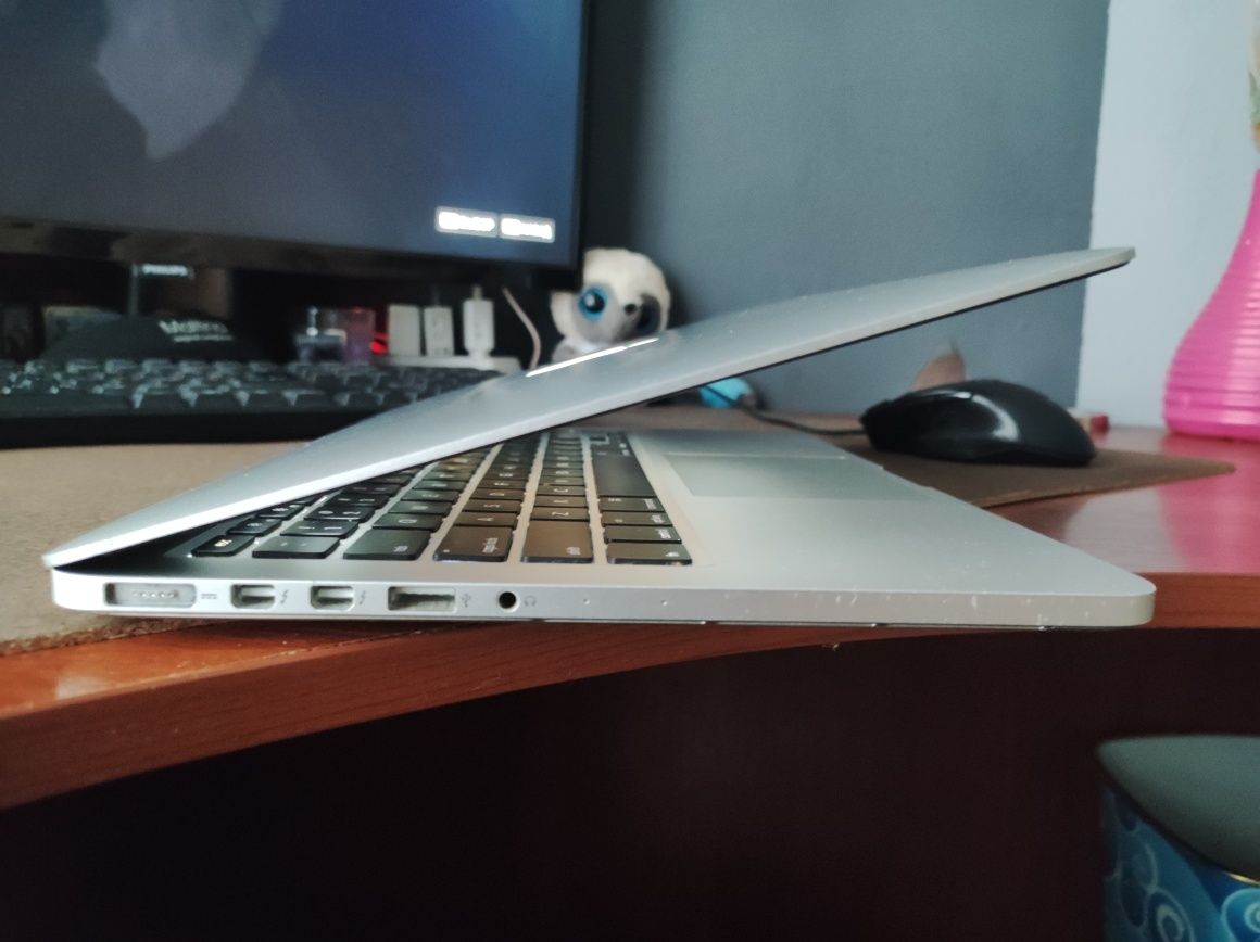 Продам MacBook Pro 13" Retina 4/128 ГБ