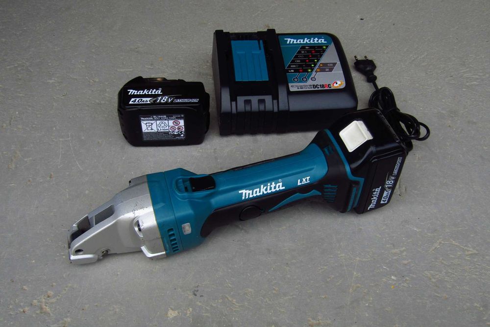 Nożyce do blachy akumulatorowe Makita DJS161  Made in Japan