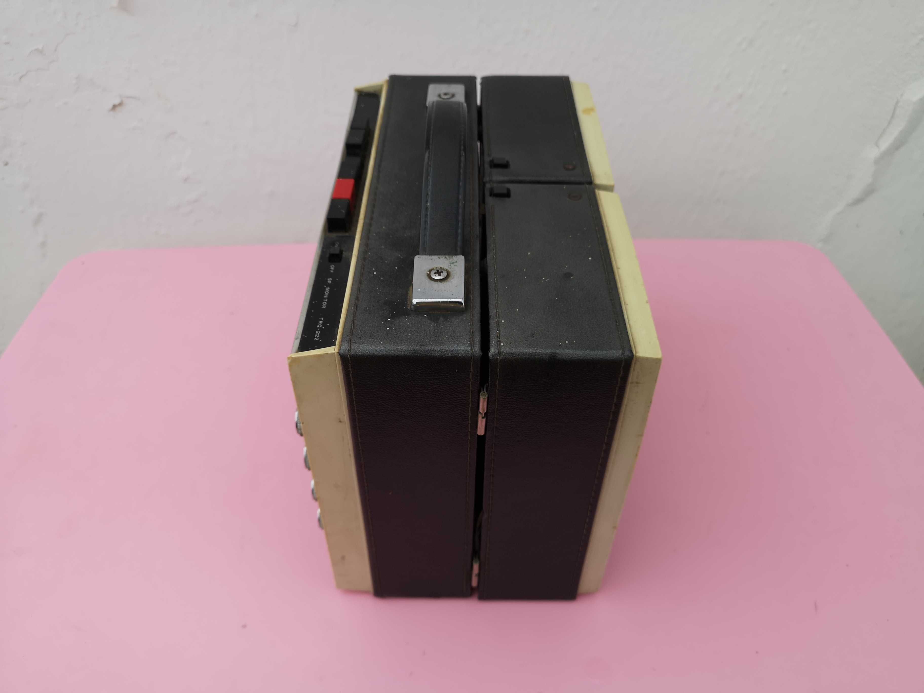 Rádio gravador de cassetes portátil,