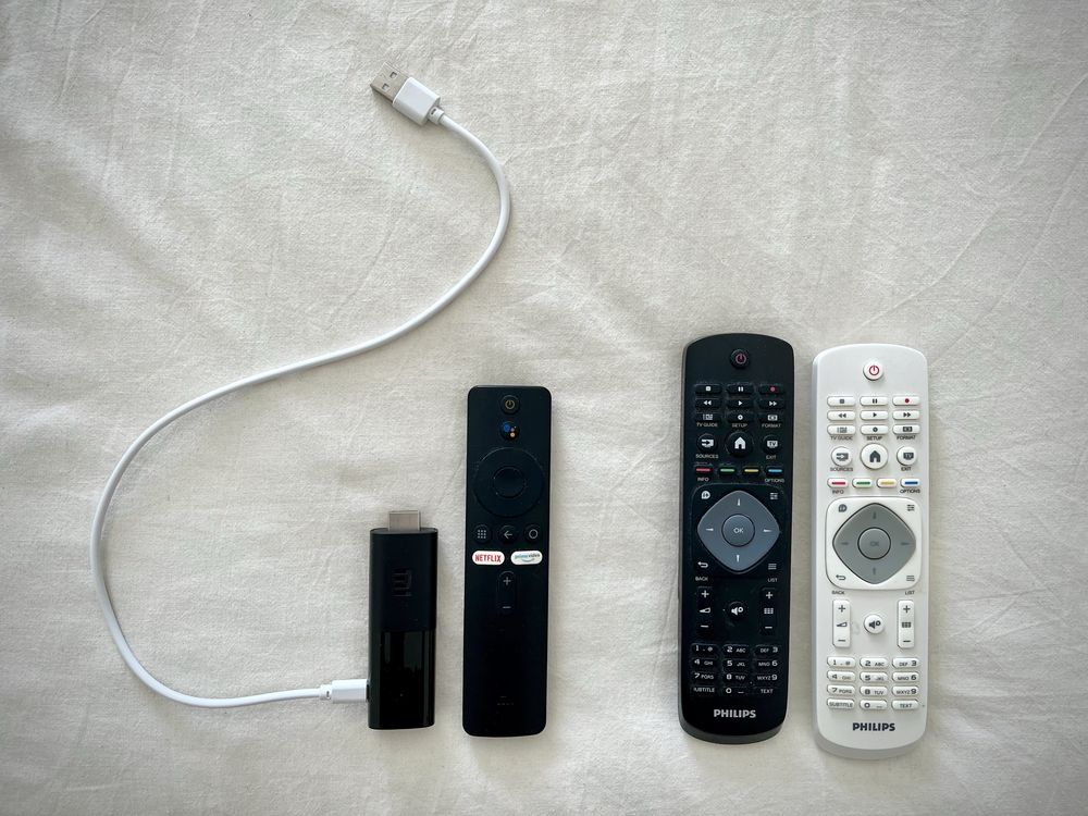 Tv Philips 32” + suporte Hama + Tv stick Xiaomi hdmi