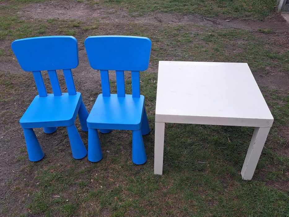 Krzesełka Ikea Mammut 2 sztuki + stolik Ikea Lack Gratis.