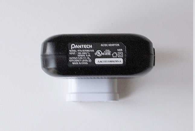 Zasilacz uniewersalny 5V USB Pantech. Wtyk US / EU