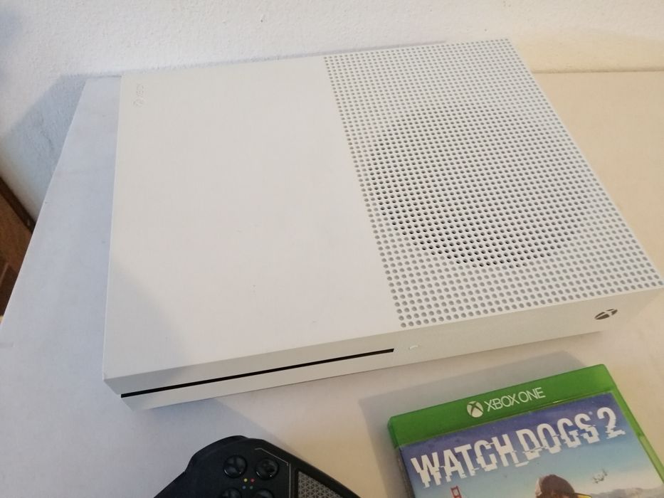 Xbox one s + watch dogs 2