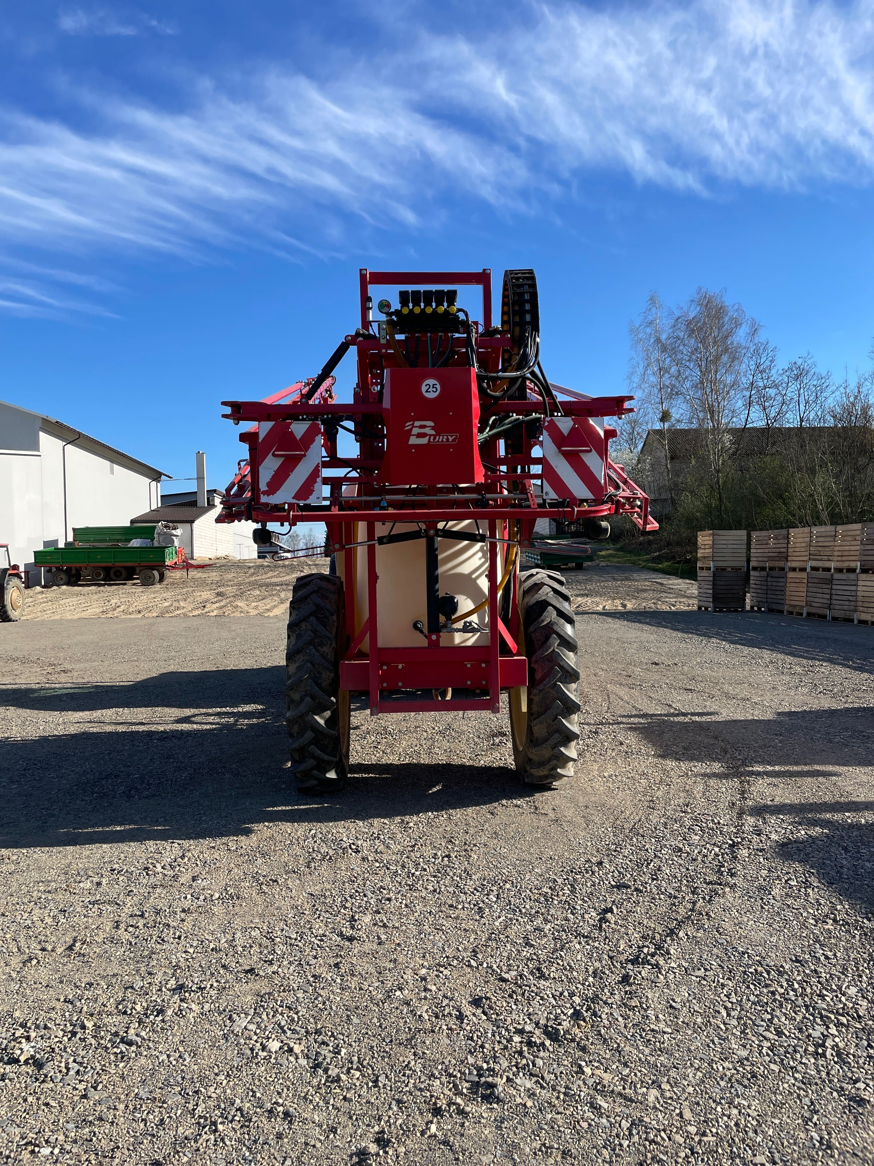 Opryskiwacz Bury pelikan 2700l/24m